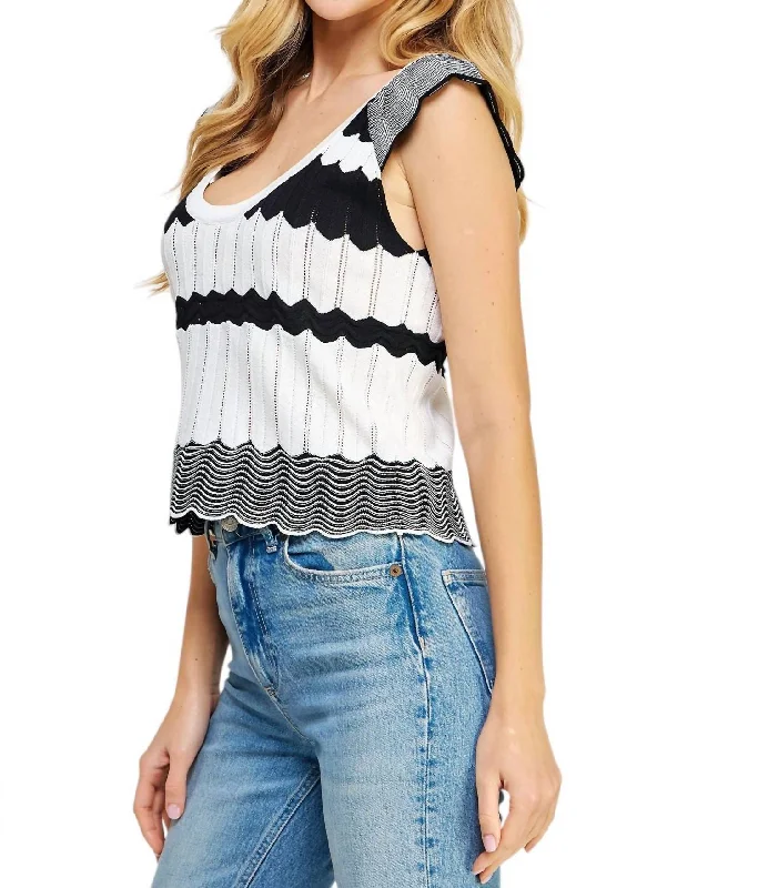 Scallop Pontelle Knit Top In White/blackKnitted Crop