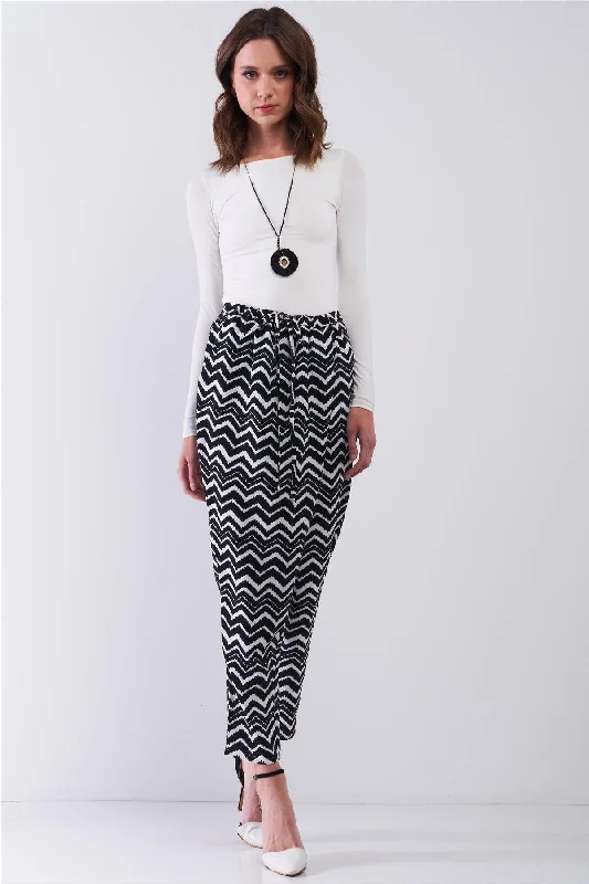 Flat-frontBlack Zigzag Print High-Waisted Pegged Pants