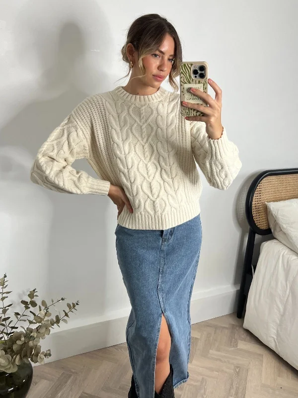 Juniper Chunky Cable Knit Jumper / CreamKnit Cardigan