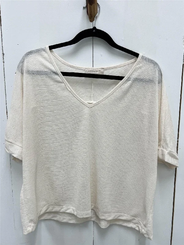 White Textured V-Neck Relaxed Short Sleeve Top /3-2-1VNeckTopValkyrie